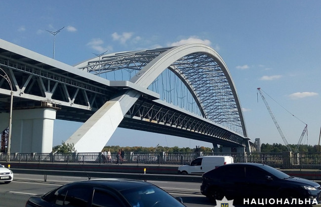 24 млн гривен убытков при строительстве Подольского моста: директору генподрядной организации сообщено о подозрении