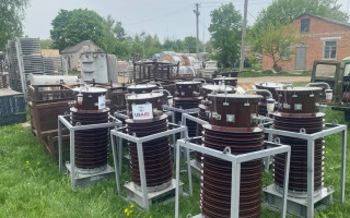 США передали Харкову понад 100 одиниць енергетичного обладнання