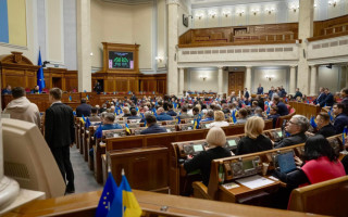 На економічне бронювання зможуть претендувати роботодавці, які платять працівникам «білу» зарплату не менше середньої по галузі