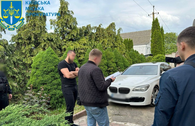 В Киеве задержали пятерых «уголовных авторитетов», которые на «сходках» делили контроль за схемами переправки уклонистов за границу