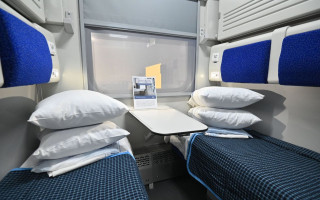 Укрзалізниця вперше за 5 років підвищила вартість комплектів білизни у пасажирських потягах