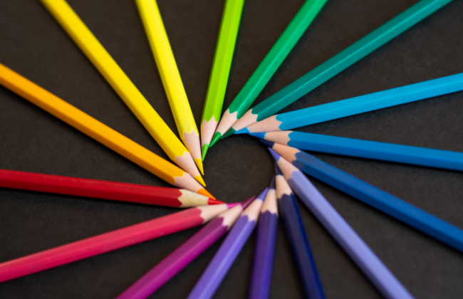 Какого цвета нет на государственных флагах и при чем здесь древний моллюск