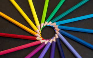 Якого кольору немає на державних прапорах і до чого тут стародавній молюск