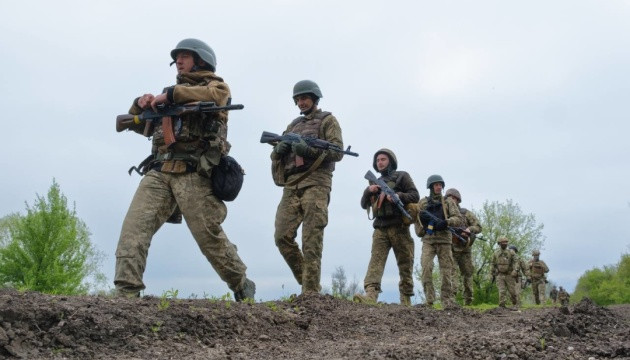 В Украине отмечают День Героев и День морской пехоты: что еще празднуют 23 мая