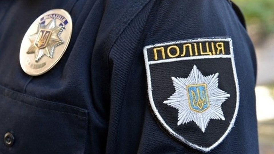 Молодик, який провіз поліцейського на капоті позашляховика на Рівненщині, отримав іспитовий строк