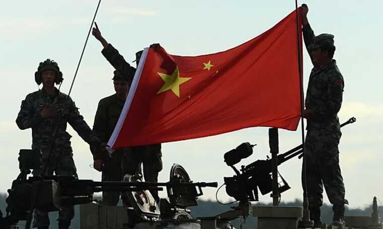 Китай почав великі військові навчання біля Тайваню