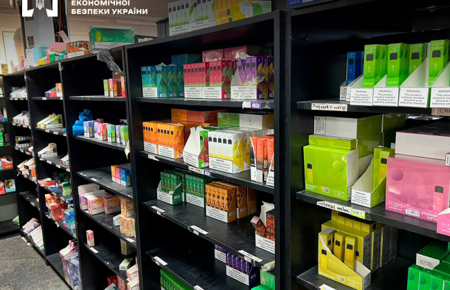 БЕБ подозревает шестерых украинцев в незаконном изготовлении и продаже электронных сигарет на более чем 52 млн грн