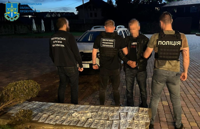 18 тысяч долларов за незаконную переправку двух человек в Евросоюз: на организации схемы разоблачен житель Львовщины