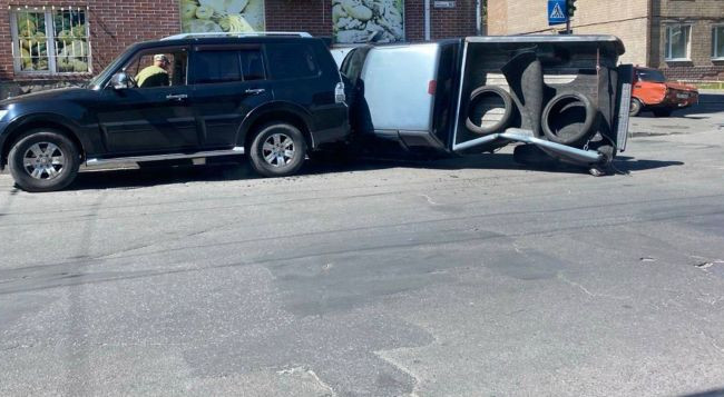 В Киеве произошло масштабное ДТП с опрокидыванием, видео