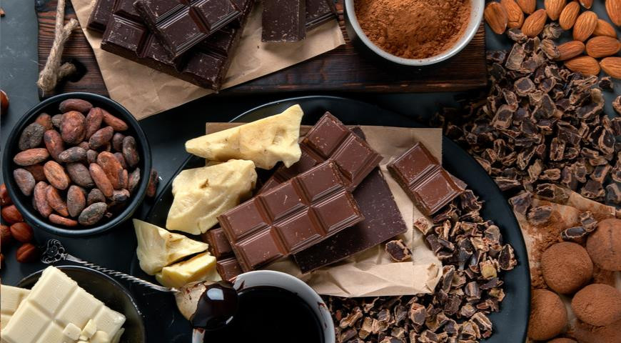 Швейцарские ученые создали новый вид шоколада: он не имеет ни грамма сахара в составе, но сладок по вкусу