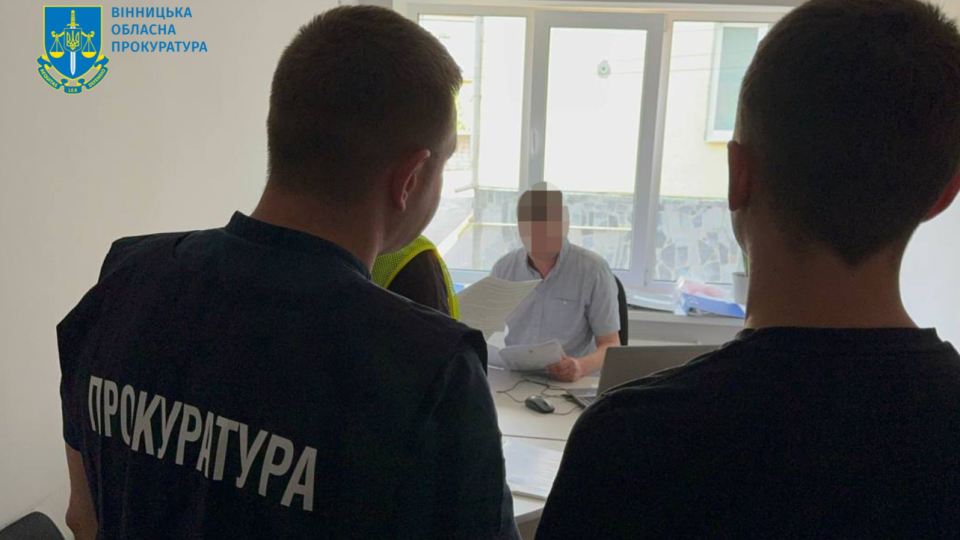 На Вінниччині посадовця ЦНАПу викрили на хабарі у 2500 доларів