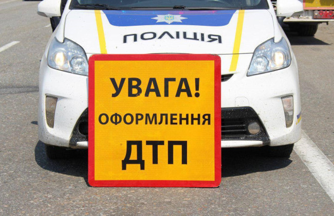 Во Львове нетрезвый водитель хотел переложить вину за ДТП на женщину, стоявшую рядом с автомобилем