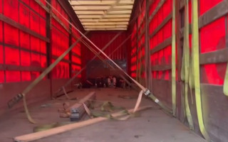 До границы в прицепе грузовика: в Одесской области задержали уклонистов, видео