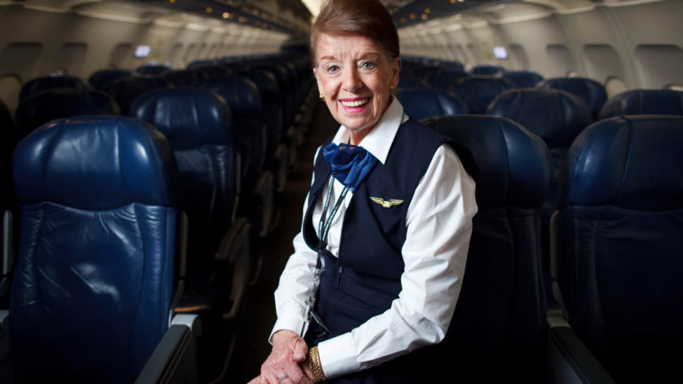Умерла легендарная стюардесса Бетт Нэш, которая провела 67 лет в небе
