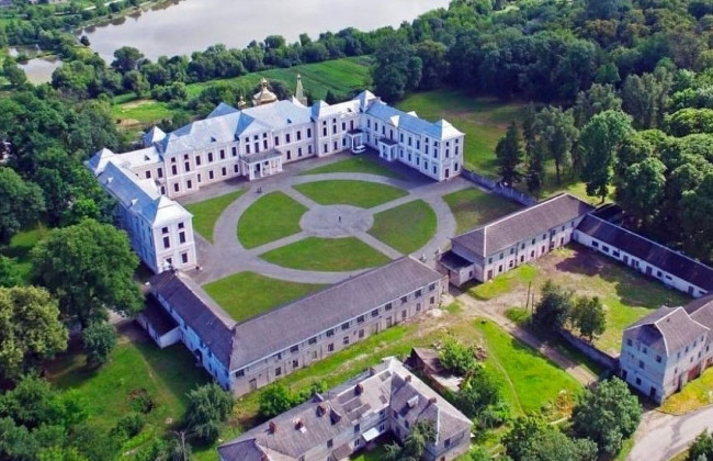 Суд вернул в собственность государства Вишневецкий дворец в Тернопольской области