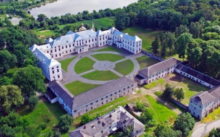Суд вернул в собственность государства Вишневецкий дворец в Тернопольской области