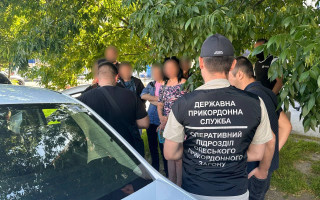 4 тысячи долларов за фиктивный брак: правоохранители разоблачили схему заработка на уклонистах