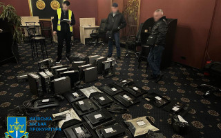Судитимуть п’ятьох причетних до діяльності незаконного грального закладу в Деснянському районі столиці