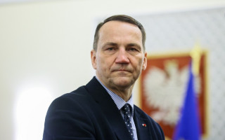 Польща не повинна виключати відправлення військ в Україну, — Радослав Сікорський