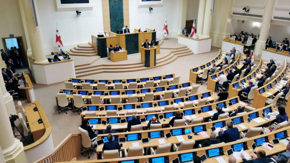 Парламент Грузії остаточно ухвалив закон про «іноагентів», подолавши вето президента Саломе Зурабішвілі