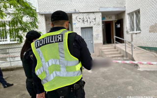 В Одесі чоловік завдав численні ножові поранення дружині та дочці, після чого скоїв самогубство