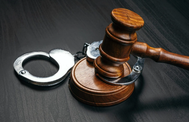 Возможно ли отличить государственную измену от деяния, совершаемого по принуждению: разъяснение Минюста