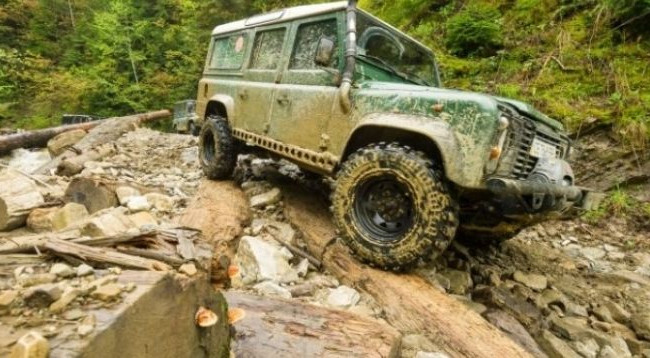 Кабмин поддержал повышение штрафов за джипинг в заповедниках в 50 раз