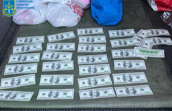 За 7000 долларов обещали снять с военного учета: в Ровенской области разоблачили дельцов