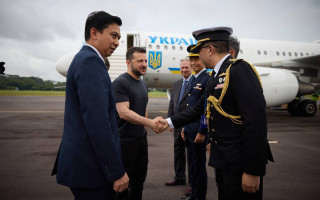 Зеленський прибув до Сінгапуру для участі в безпековій конференції «Діалог Шангрі-Ла»
