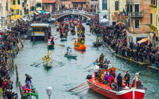 В Венеции уменьшили туристические группы и запретили громкоговорители