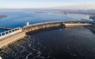 ДніпроГЕС знаходиться у критичному стані після нічного обстрілу рф