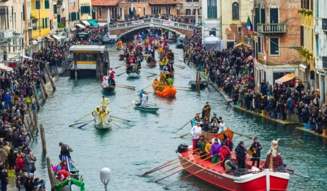 В Венеции уменьшили туристические группы и запретили громкоговорители
