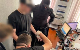 В Одесі службовець ТЦК вимагав $1000 хабаря за зняття авто з військового обліку, відео