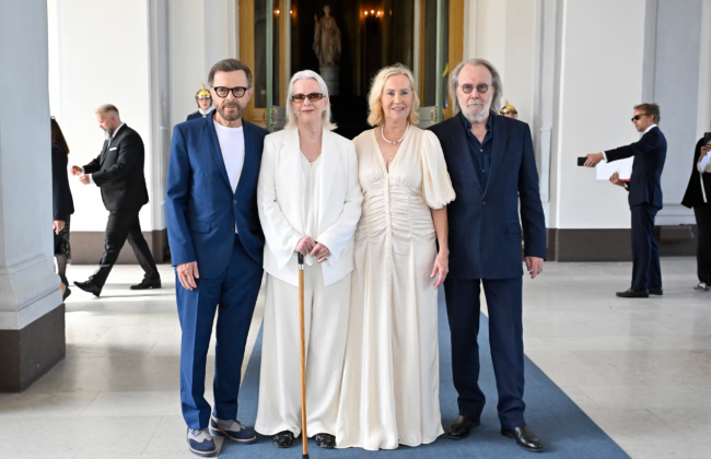 В Швеции король посвятил в рыцари участников группы АВВА