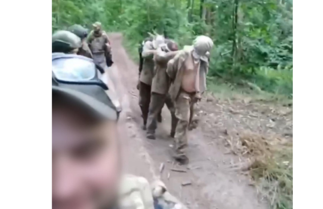 Прокуратура расследует издевательства над украинскими военнопленными на харьковском направлении