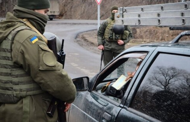 Военная полиция сможет проверять у водителей документы и проникать в жилье – при каких условиях