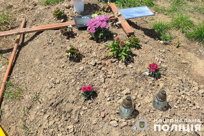 В Тернопольской области вандал повредил четыре могилы военных