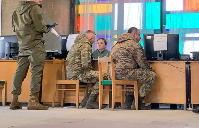 Повторный медосмотр на предмет пригодности к военной службе: суд указал, что не может производить собственную оценку оснований принятия вывода ВЛК