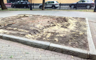 В Харькове демонтировали постамент памятника Пушкину