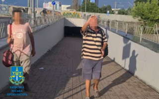 Напад українофобів на волонтерку у Києві: поліція затримала 73-річного хулігана, його спільника шукають