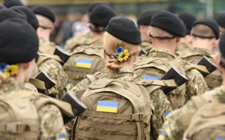 Глава Минреинтеграции Ирина Верещук предлагает набирать женщин для работы в ТЦК