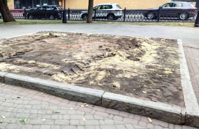 В Харькове демонтировали постамент памятника Пушкину