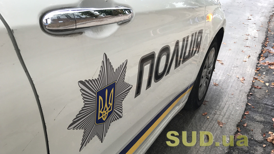 У Львові у ДТП перевернувся службовий автомобіль поліції