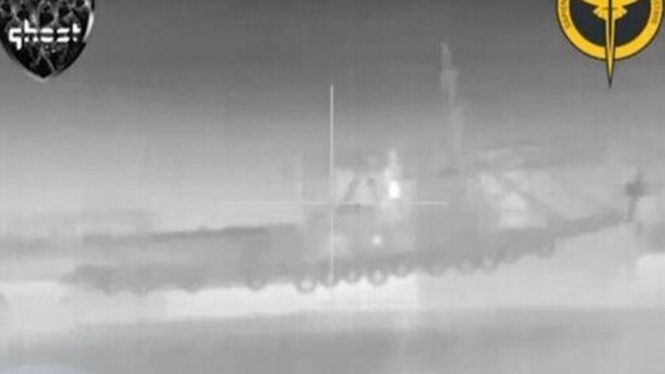 В Крыму уничтожен российский рейдовый буксир «Сатурн», видео