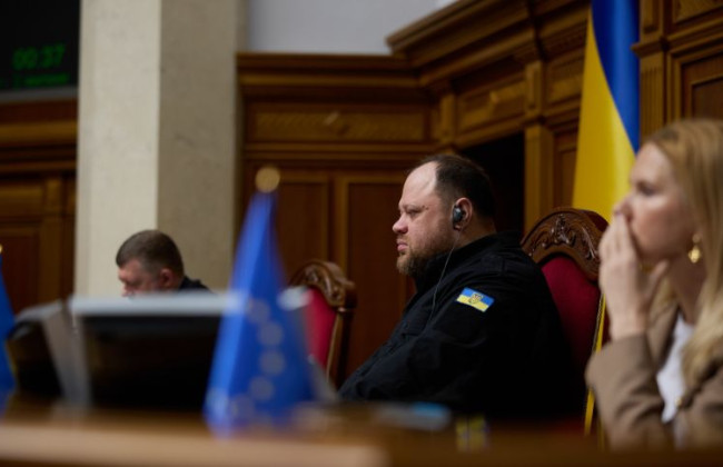 За плагіат та написання робіт за допомоги ChatGPT будуть нові санкції – Верховна Рада підтримала законопроект про академічну доброчесність