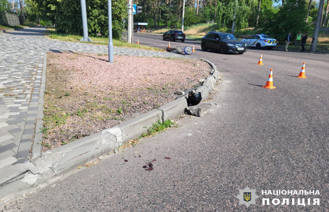 В Черкассах на перекрестке мопед столкнулся с авто: полиция открыла уголовное производство