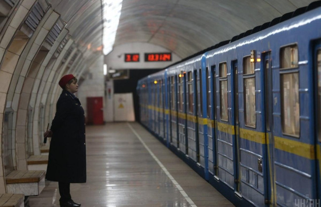 Слесарь-ремонтник, монтер пути, фрезеровщик: Киевский метрополитен открыл ряд вакансий для женщин