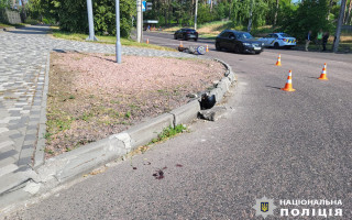 В Черкассах на перекрестке мопед столкнулся с авто: полиция открыла уголовное производство