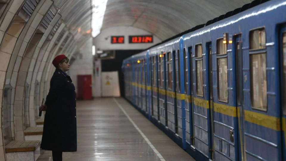 Слюсар-ремонтник, монтер колії, фрезерувальник: Київський метрополітен відкрив ряд вакансій для жінок