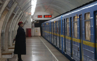 Слюсар-ремонтник, монтер колії, фрезерувальник: Київський метрополітен відкрив ряд вакансій для жінок